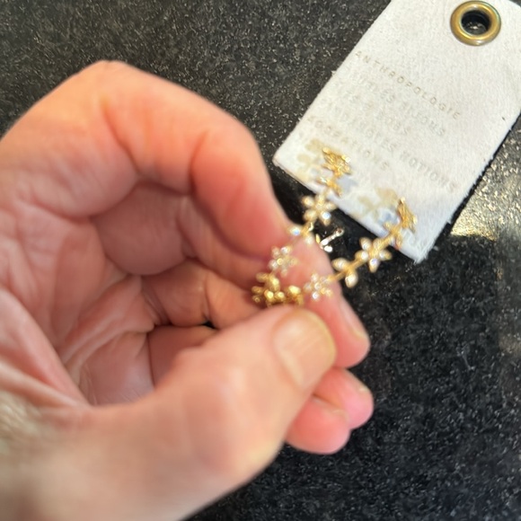 Gorgeous Anthropologie dainty hoops - Picture 5 of 8